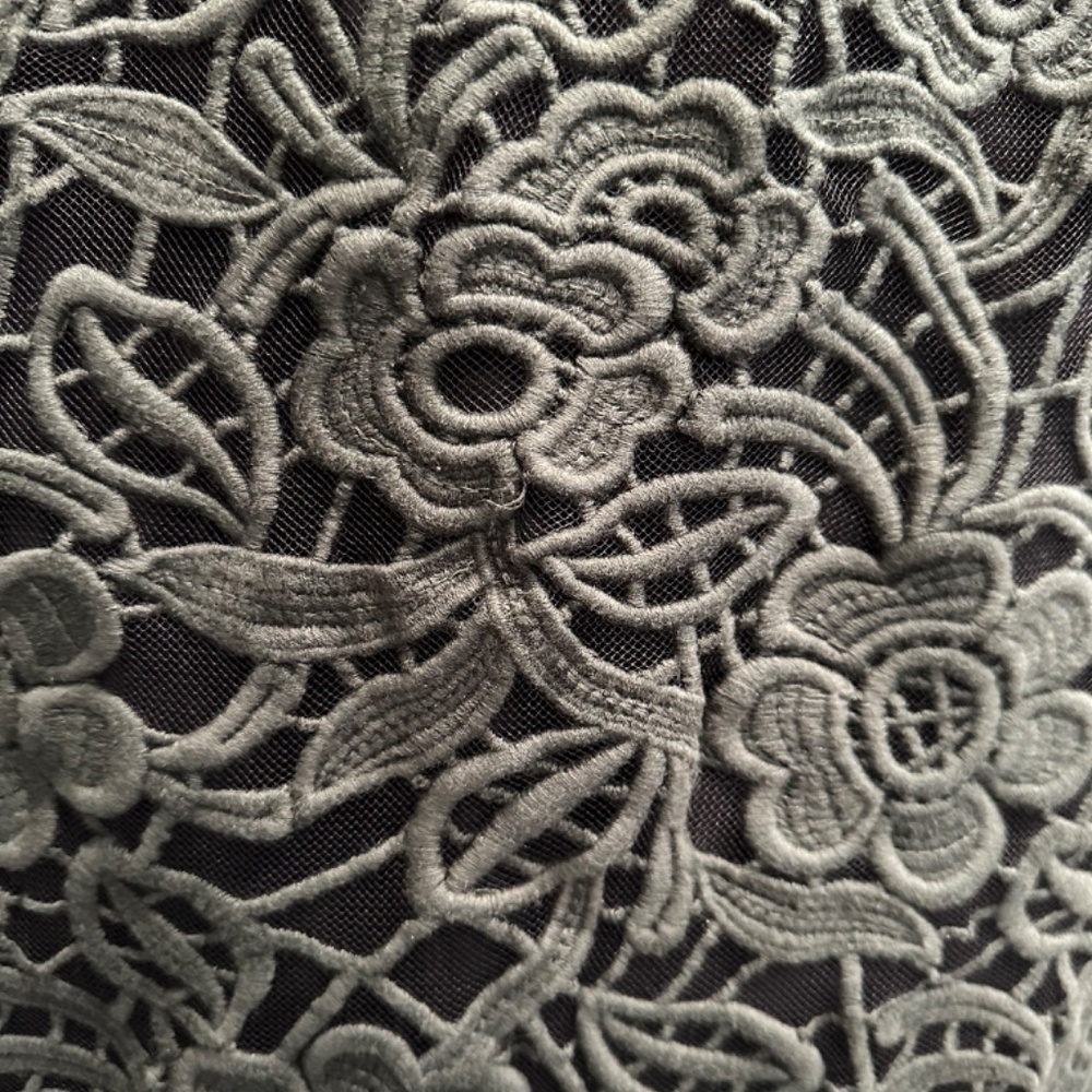Per Se Black skirt w/Dark Green Embroidered over-piece. size 6. Like new! - Picture 4 of 4